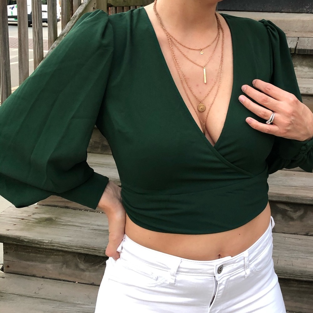 NWT Beautiful emerald green long sleeve crop top - Picture 7 of 9